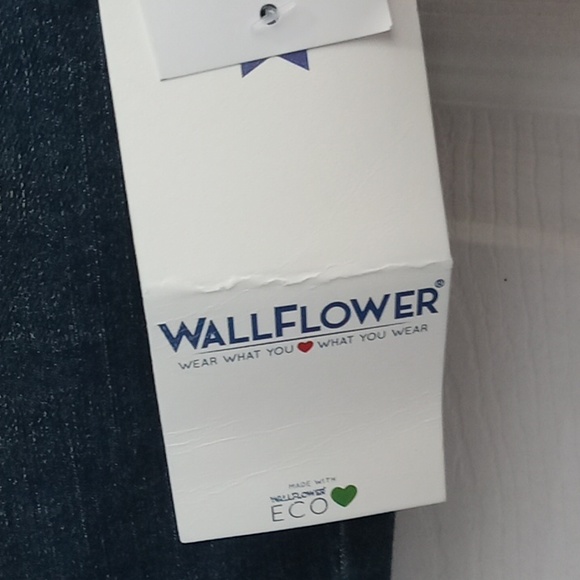 New! WallFlower Blue Jeans Size 11 Short Bootcut Curvy Contour Waistband - Picture 5 of 16